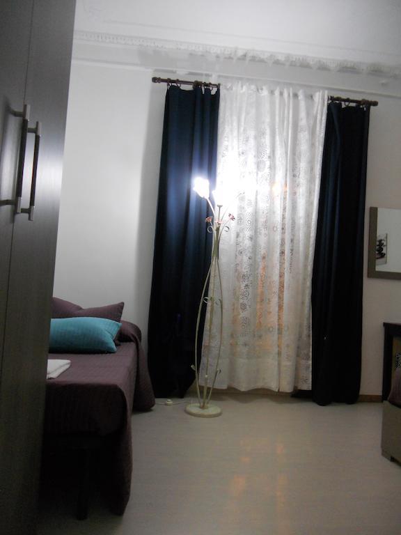 Aloha Rome 2 Hotel Bagian luar foto