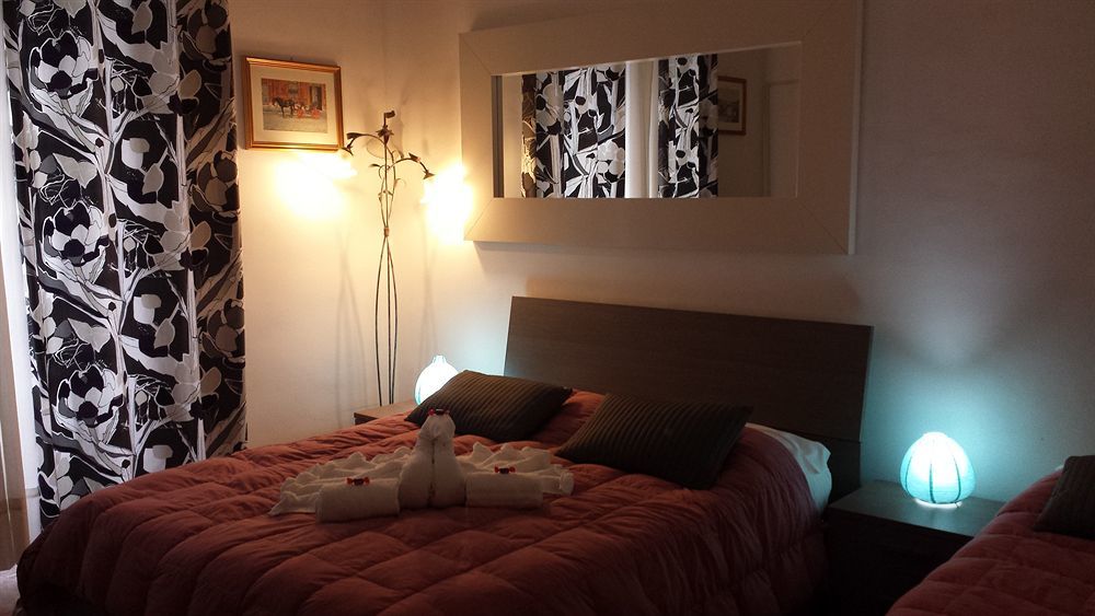 Aloha Rome 2 Hotel Bagian luar foto