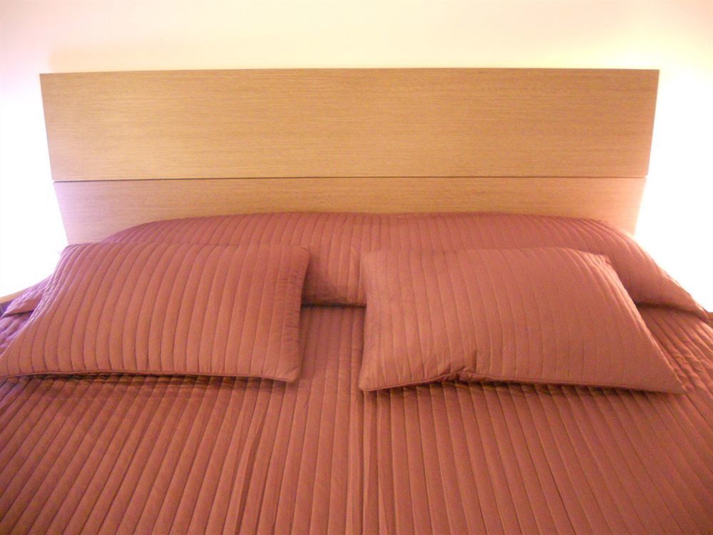 Aloha Rome 2 Hotel Bagian luar foto