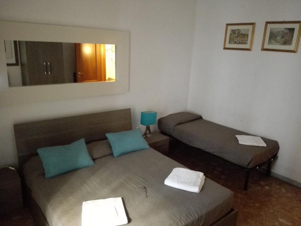 Aloha Rome 2 Hotel Bagian luar foto